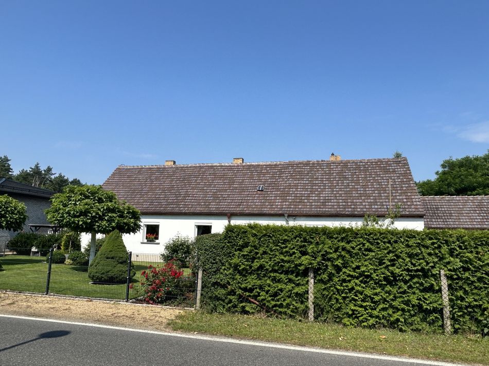 Landhaus mit neu eingedecktem Satteldach